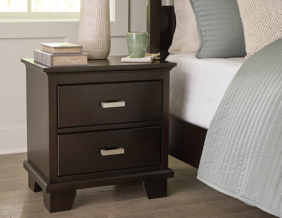 Covetown King Panel Bed, Dresser, Mirror, Chest and Nightstand