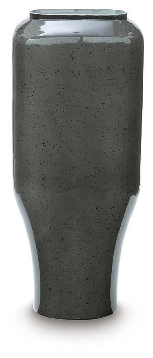 Kierlain Vase