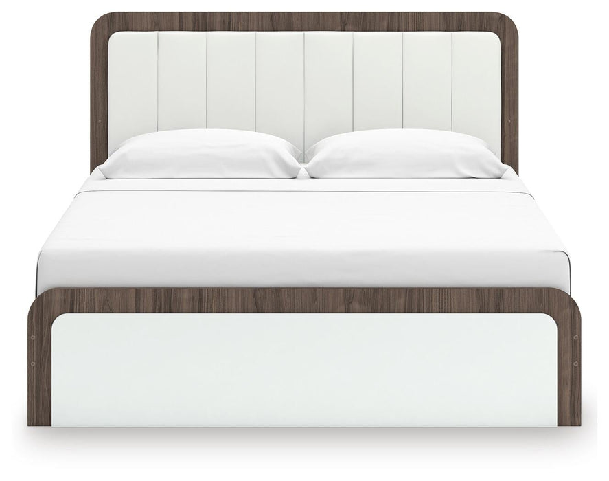 Kendanport King Upholstered Bed